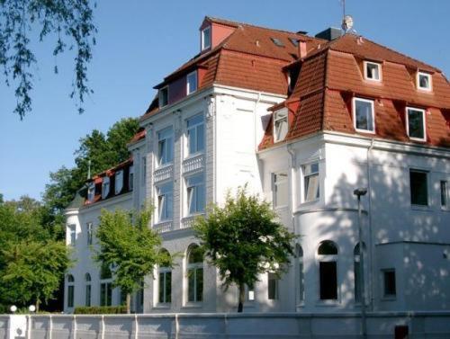 See Schlosshotel Am Kellersee Eutin Esterno foto