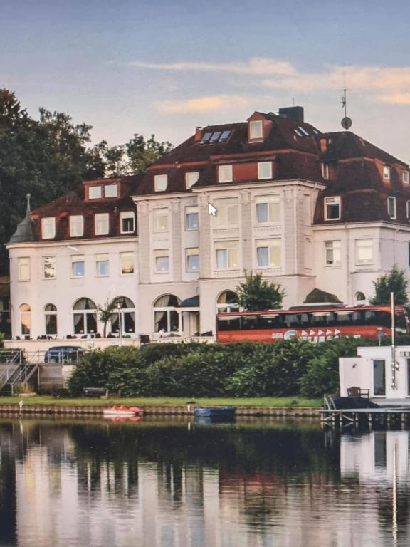 See Schlosshotel Am Kellersee Eutin Esterno foto