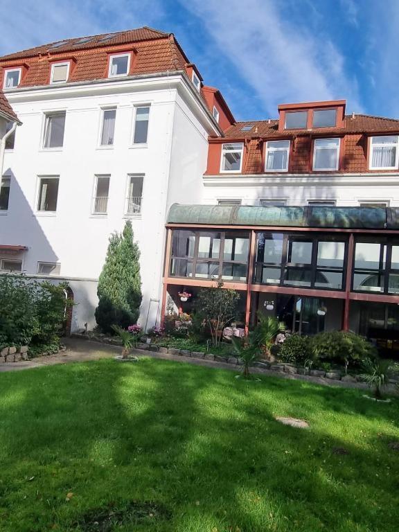 See Schlosshotel Am Kellersee Eutin Esterno foto