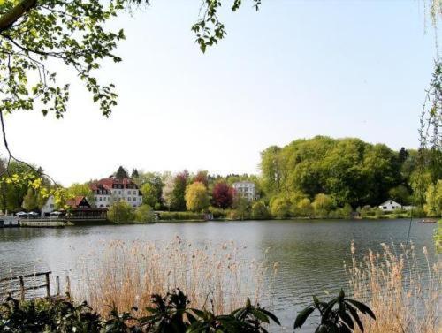 See Schlosshotel Am Kellersee Eutin Esterno foto